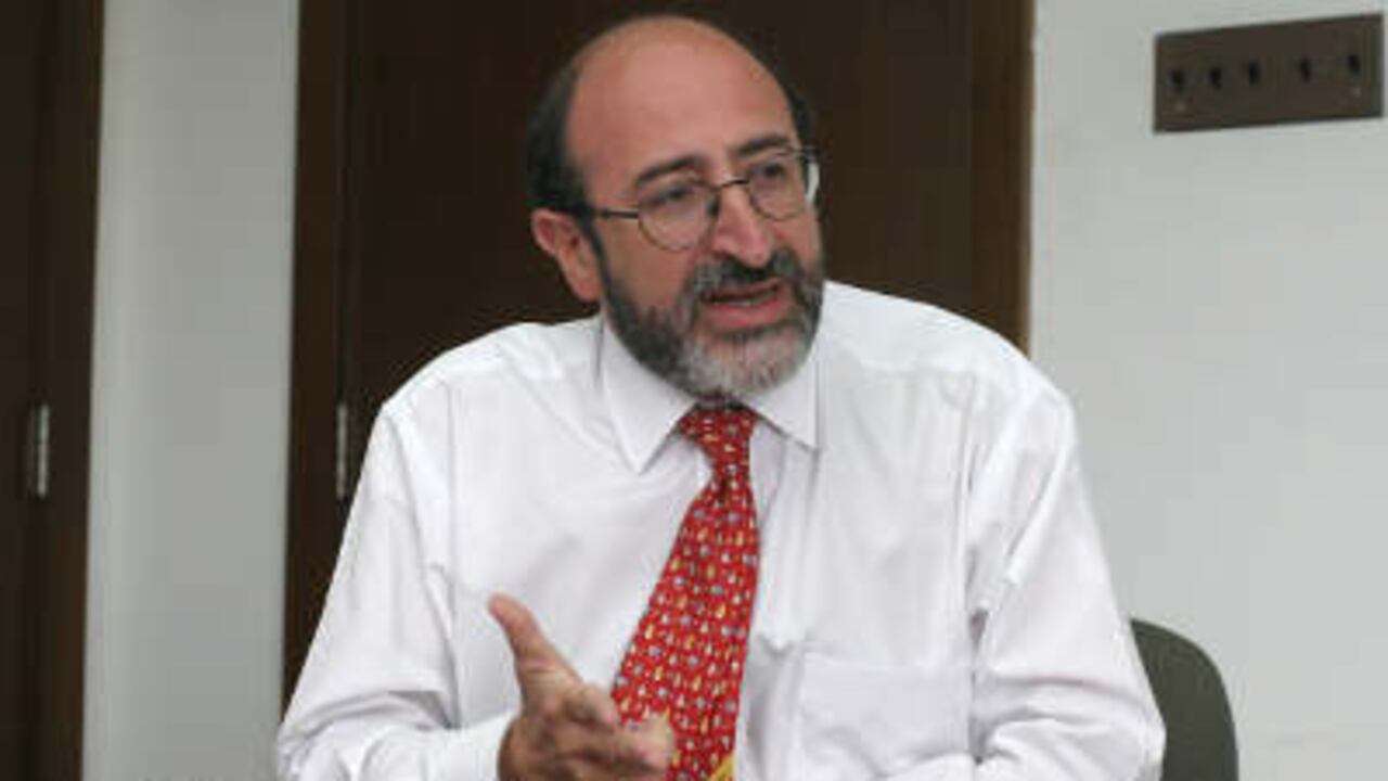 El presidente del Partido de La U, Juan Lozano, dijo que la ponencia de la ley de víctimas no recogió el acuerdo de calificar expresamente a las Farc como terroristas.