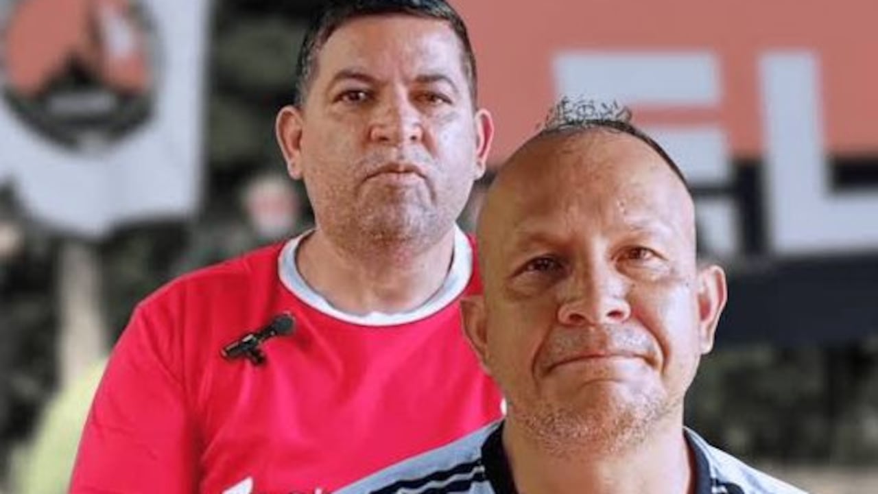 Los funcionarios identificados como Jesús Antonio Pacheco Oviedo y Rodrigo Antonio López Estrada fueron secuestrados por el Frente de Guerra Oriental del ELN, según confirmaron ellos mismos en el video divulgado por la organización armada ilegal. En las imágenes, ambos manifestaron estar en buen estado de salud y solicitaron apoyo para lograr su liberación.