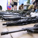 Una ametralladora, 21 fusiles y un lanzagranadas, fue el arsenal que entregaron ocho integrantes de la Segunda Marquetalia, que decidieron rendirse.