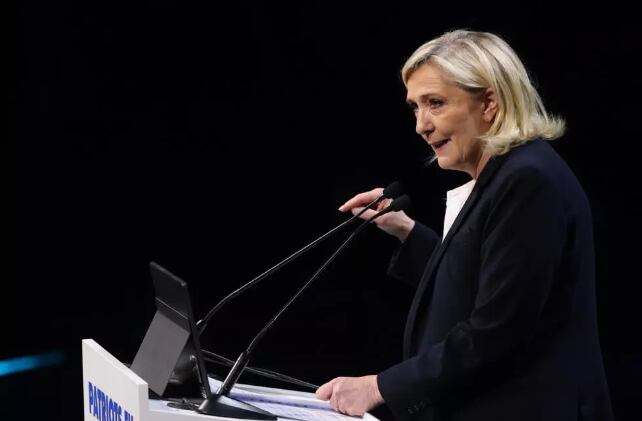 La líder de Agrupación Nacional (RN), Marine Le Pen, enfrenta este lunes 31 de marzo una decisión judicial que podría marcar el futuro de su carrera política.