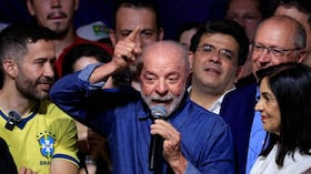 Lula da Silva da su primer discurso tras su triunfo.
