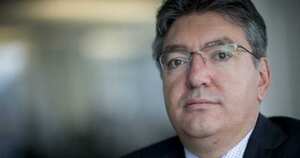 El Ministro Cárdenas es el primer colombiano en ser galardonado. En sus más de treinta años, el premio anual de Euromoney sólo ha sido entregado a cuatro ministros latinoamericanos.