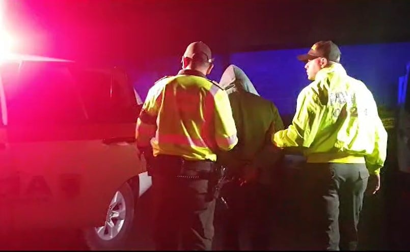 En el procedimiento fueron hallados más de una tonelada de clorhidrato de cocaína mediante la modalidad de ocultamiento, en 892 paquetes envueltos en plástico vinipel, los cuales contenían la sustancia.