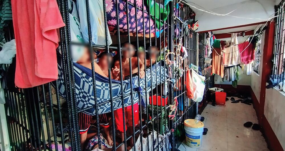 El hacinamiento es el inicio de los problemas que han dejado en deplorables condiciones de vida a quienes permanecen en prisión. 