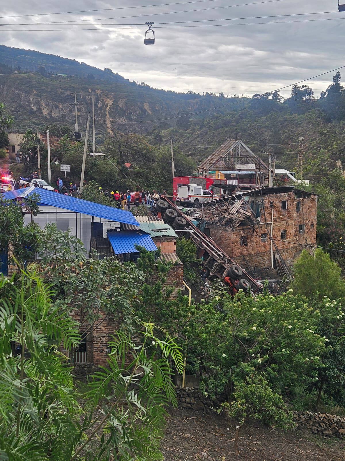 El vehículo al parecer se habría quedado sin frenos.