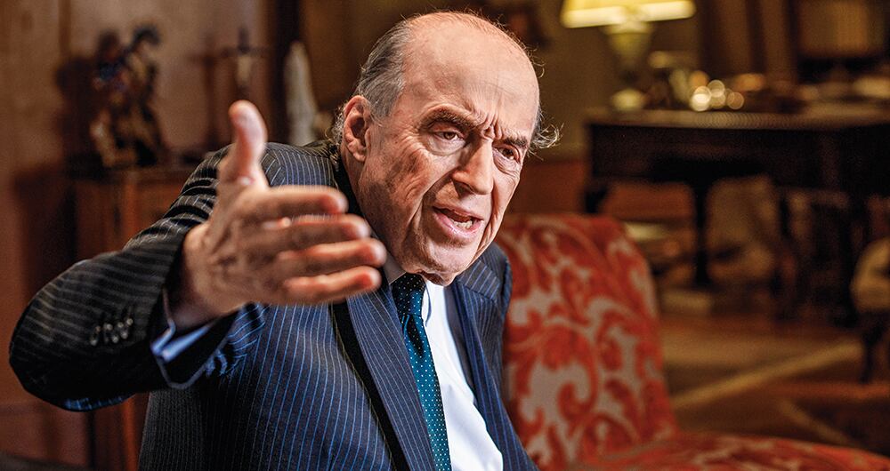  “Me siento absolutamente sólido. Hay que mirar una política que consiste en que los monopolios que se han configurado en Colombia a lo largo de los años, y que son absolutamente millonarios, no pueden avanzar en el país”.