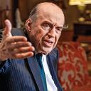 “Me siento absolutamente sólido. Hay que mirar una política que consiste en que los monopolios que se han configurado en Colombia a lo largo de los años, y que son absolutamente millonarios, no pueden avanzar en el país”.