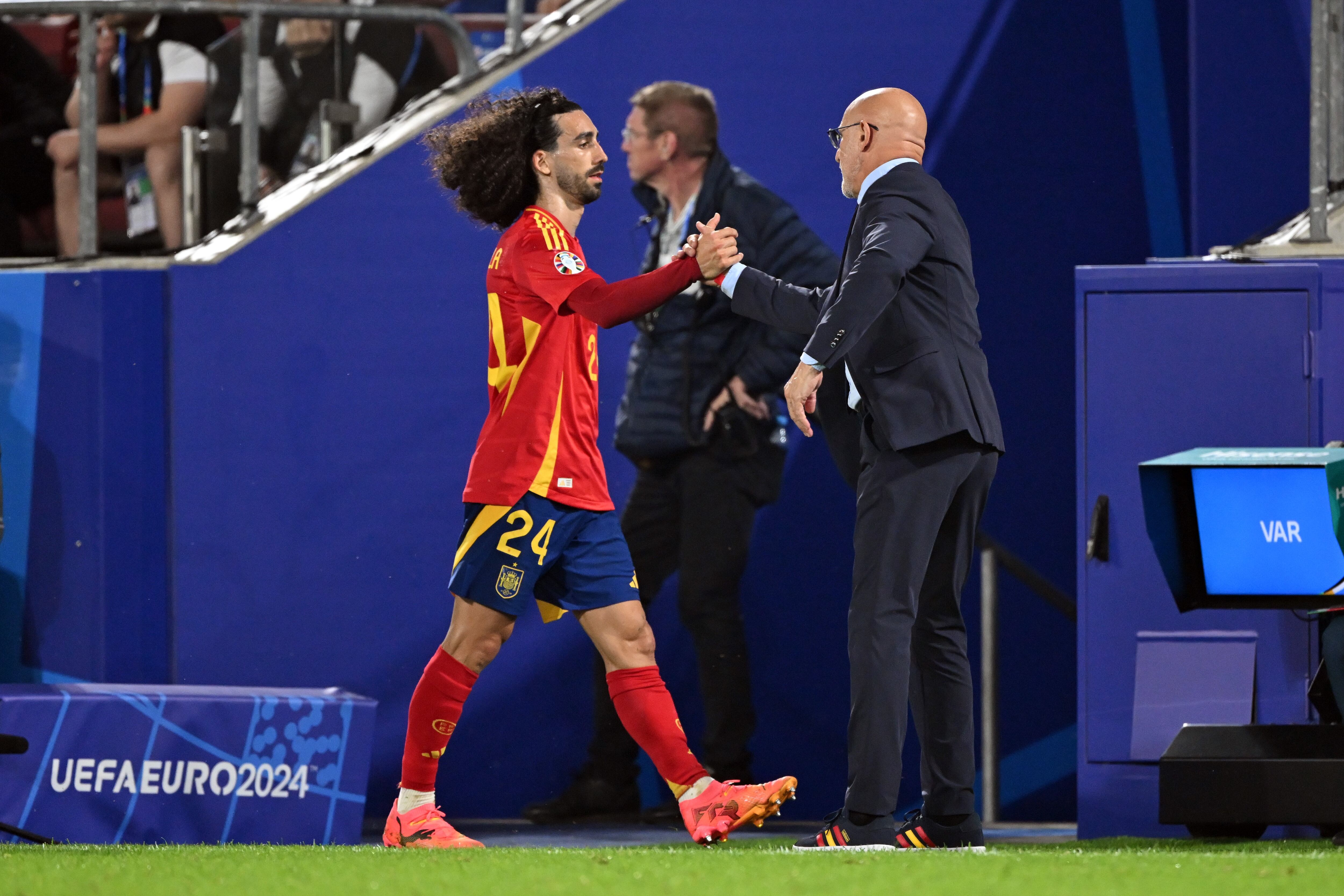 Marc Cucurella y Luis De La Fuente.