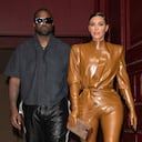 Kanye West y Kim Kardashian en París el año pasado. Tienen una fortuna conjunta de 4200 millones de dólares, según Celebrity Net Worth.