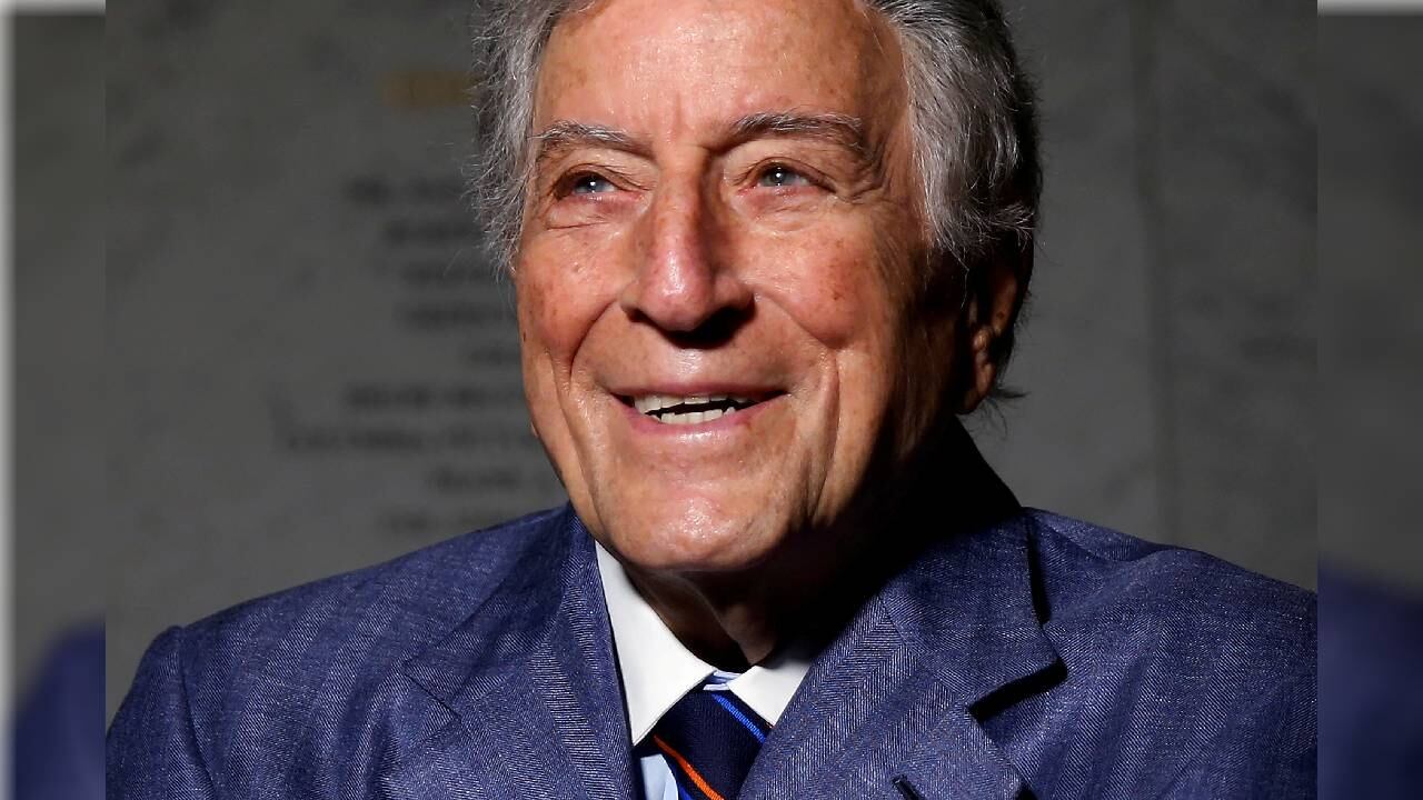 Archivo del cantante, Tony Bennett, antes de la inauguración de su exposición de arte en el distrito de Manhattan de Nueva York.