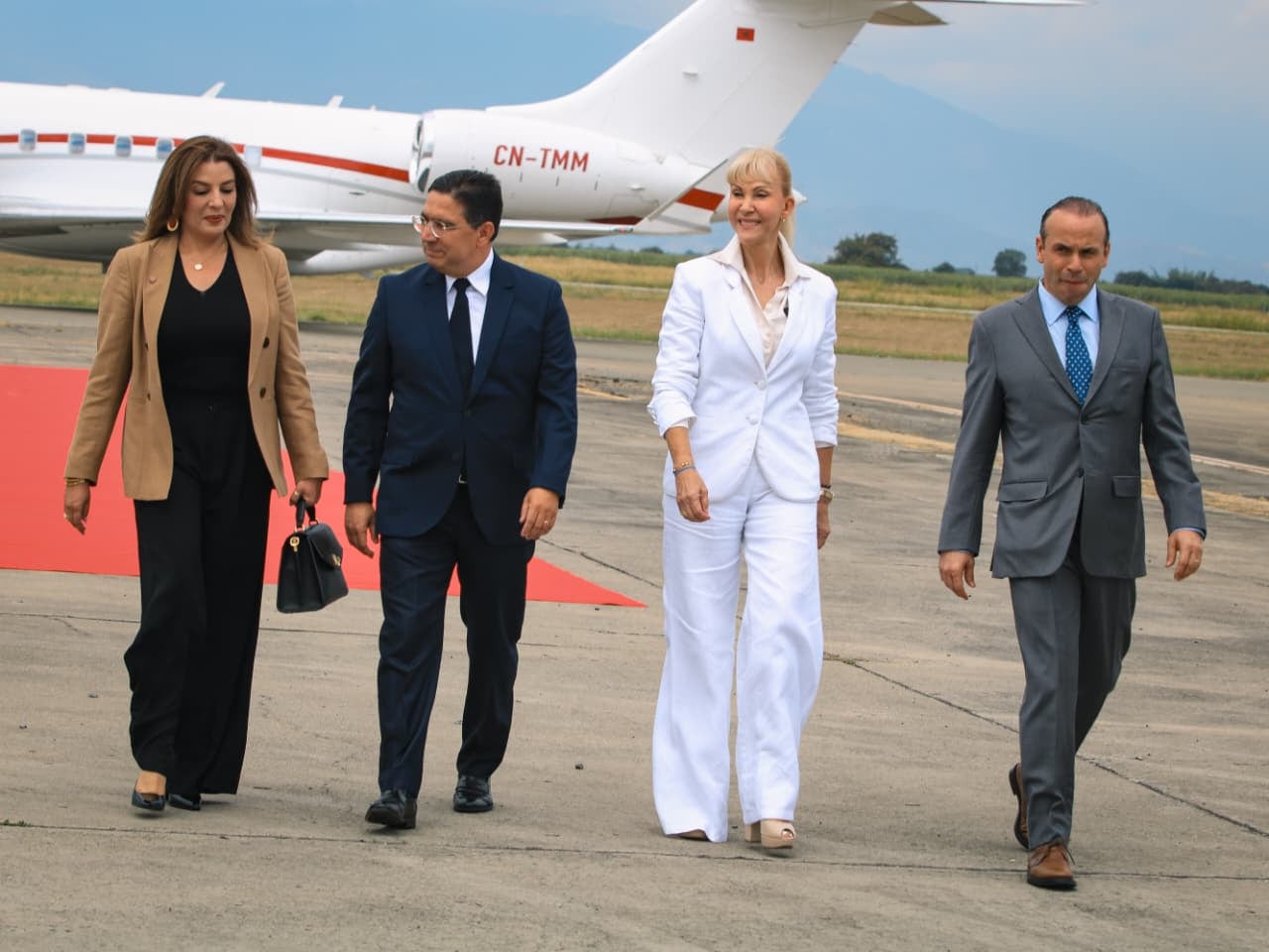La gobernadora Dilian Francisca Toro y el alcalde Alejandro Eder recibieron al ministro de Asuntos Exteriores de Marruecos, Nasser Bourita, y a la delegación oficial que lo acompaña