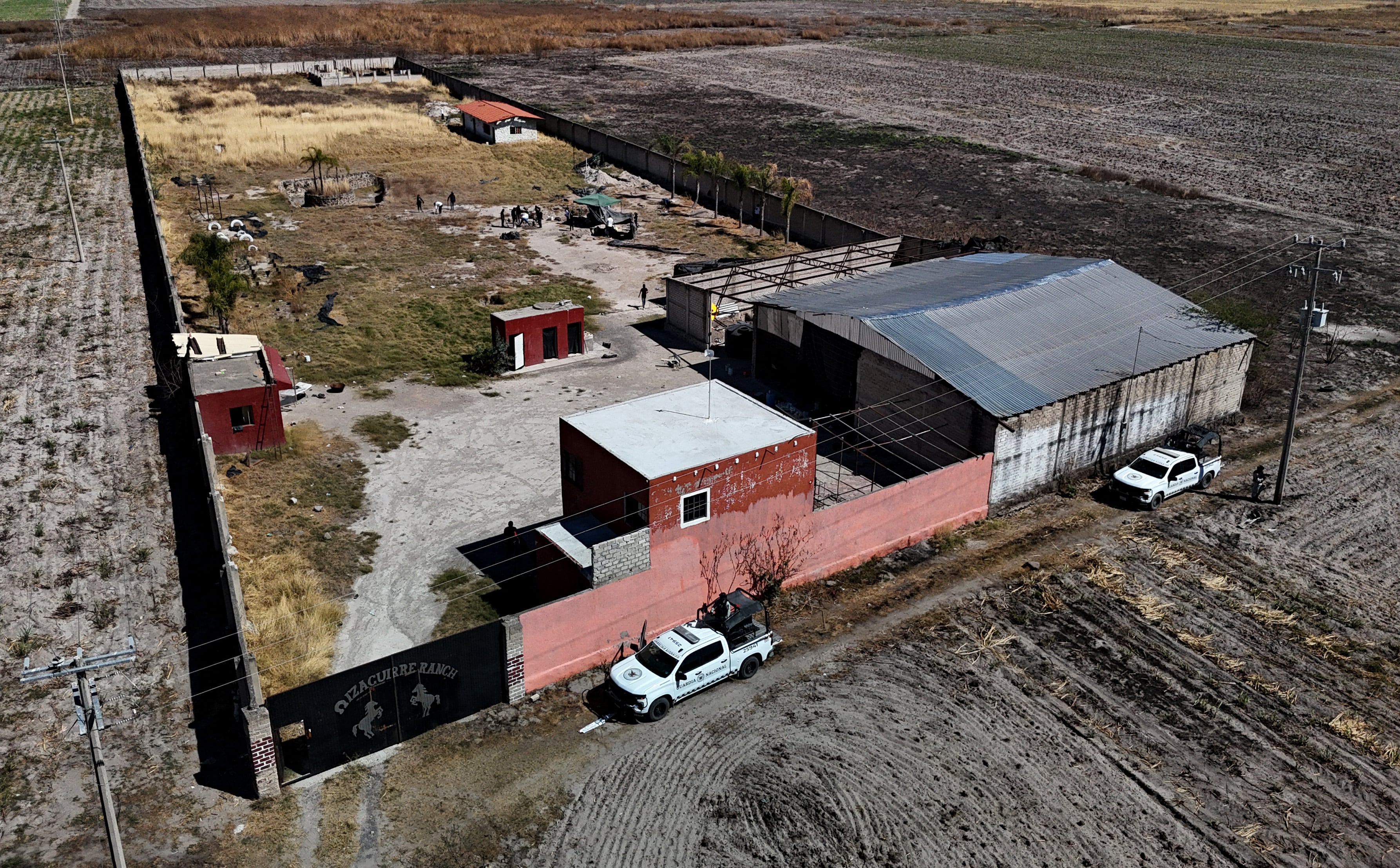 Vista aérea del Rancho Izaguirre en la comunidad de La Estanzuela, donde el colectivo "Guerreros Buscadores" localizó tres crematorios humanos mientras buscaba a sus familiares en Teuchitlán, Jalisco, México, el 5 de marzo de 2025.