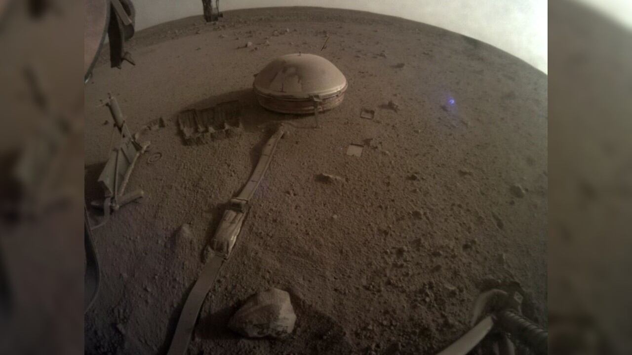 Imagen de instrumentos de la misión Insight tomada el 26 de noviembre de 2022.