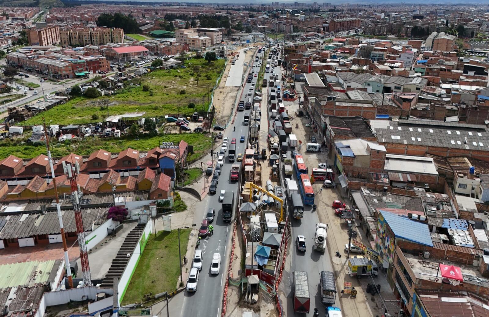 La ampliación de la troncal de TransMilenio sobre la Autopista Sur, que beneficiará directamente a Soacha, registra un 66,64% de avance al 14 de noviembre de 2025.