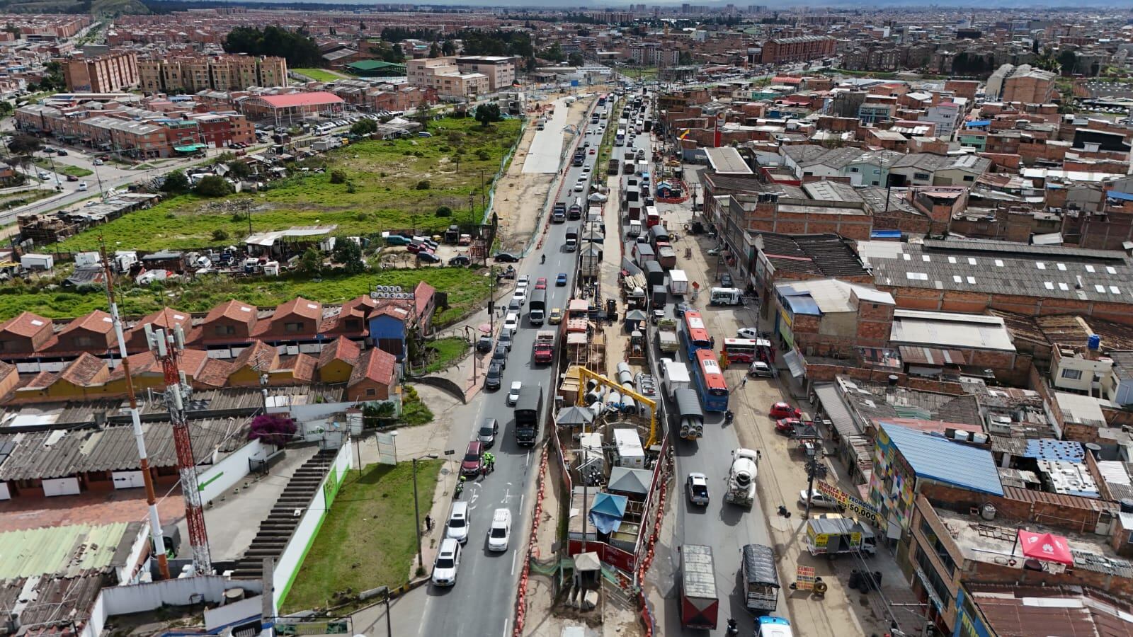 La ampliación de la troncal de TransMilenio sobre la Autopista Sur, que beneficiará directamente a Soacha, registra un 66,64% de avance al 14 de noviembre de 2025.
