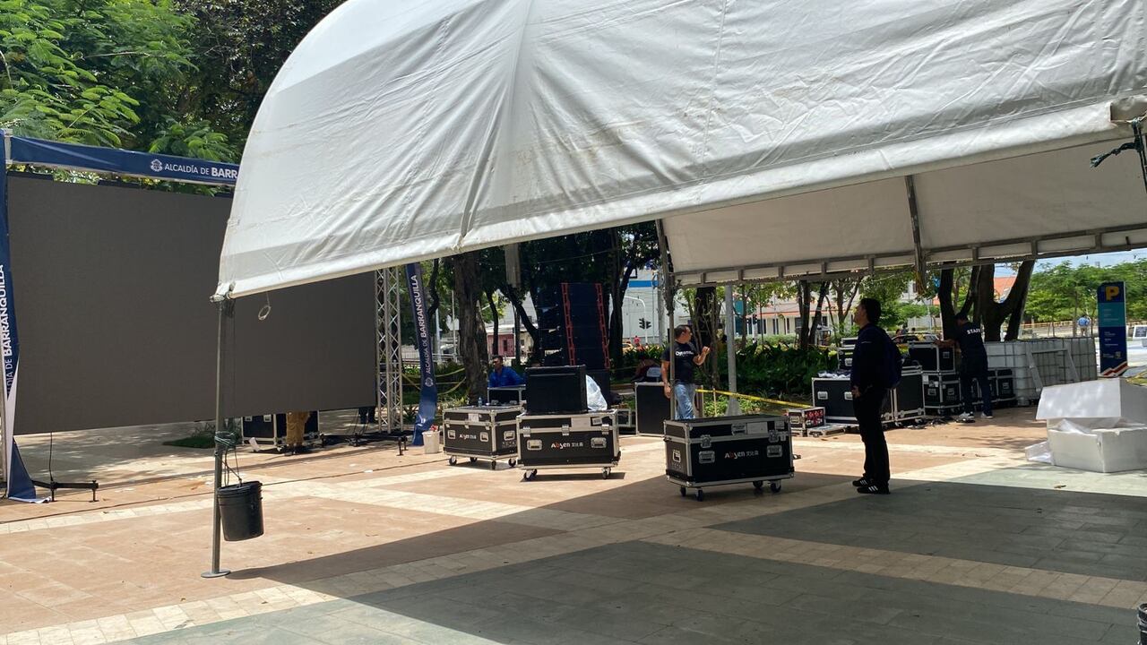 Así se ve la plaza de la Paz en Barranquilla, completamente vacía.