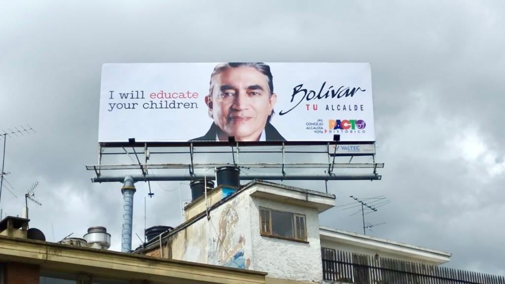 Valla de Gustavo Bolívar.