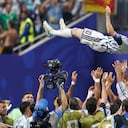 Argentina's Lionel Messi (10) is thrown in the air after the World Cup round of 16 soccer match between Argentina and Egypt in Atlanta, Tuesday, July 7, 2026. (AP Photo/Erik S. Lesser)