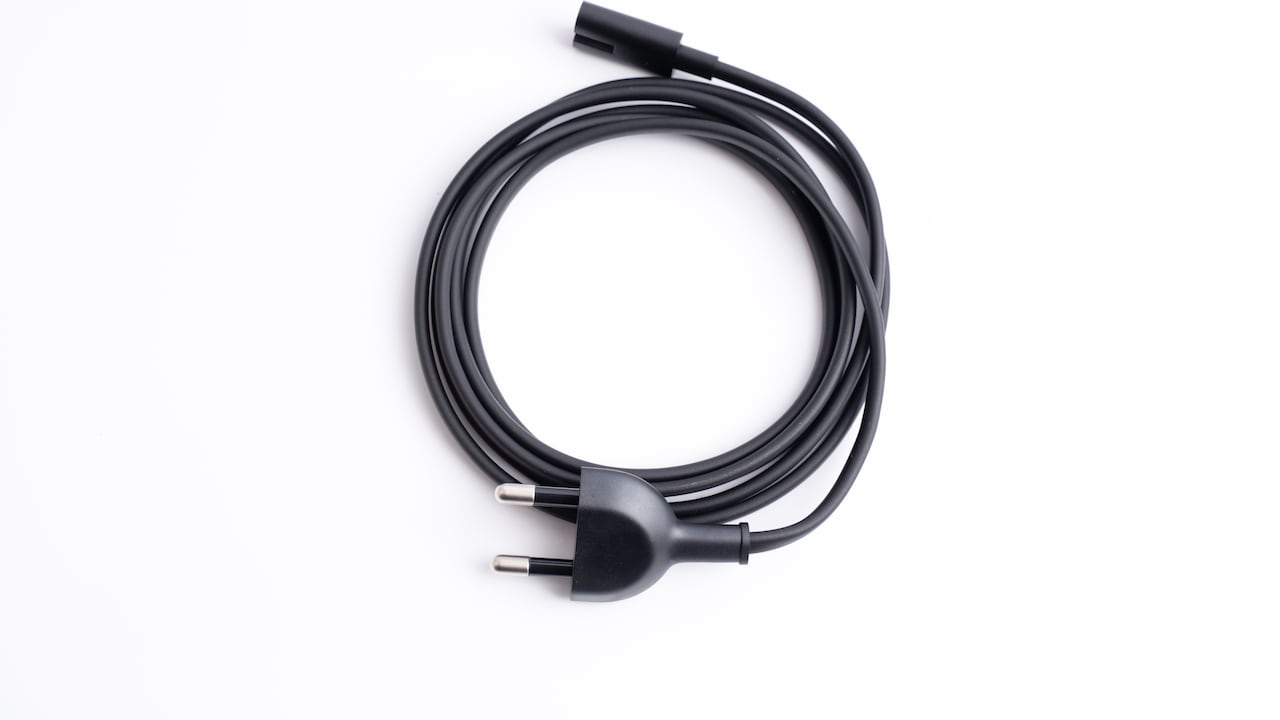 Imagen de referencia de un cable con el filtro de ferrita.
