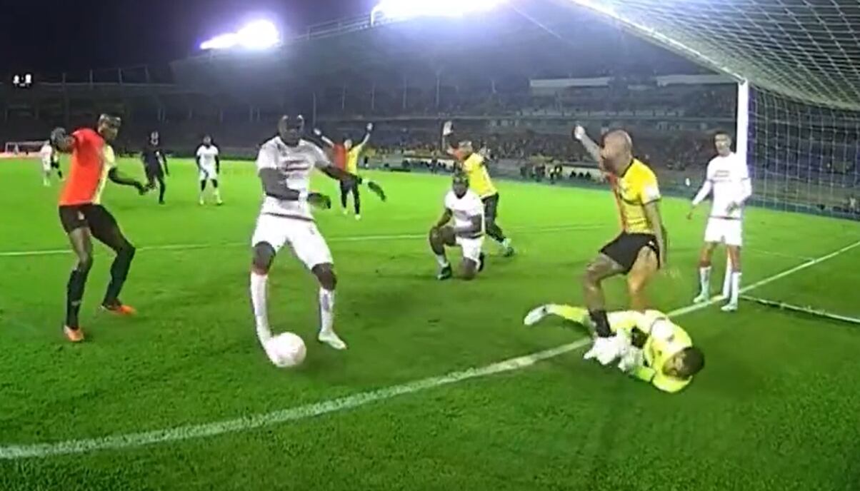 Autogol de Dairon Mosquera en el Pereira-Santa Fe