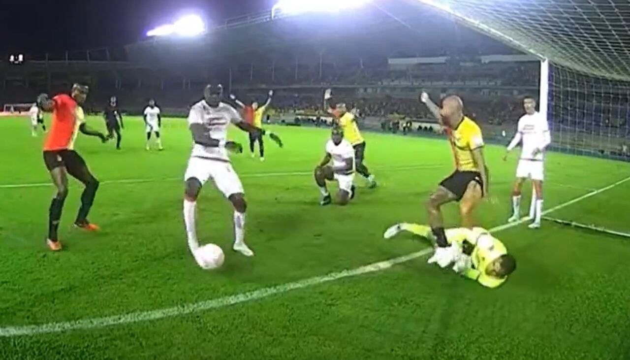 Autogol de Dairon Mosquera en el Pereira-Santa Fe