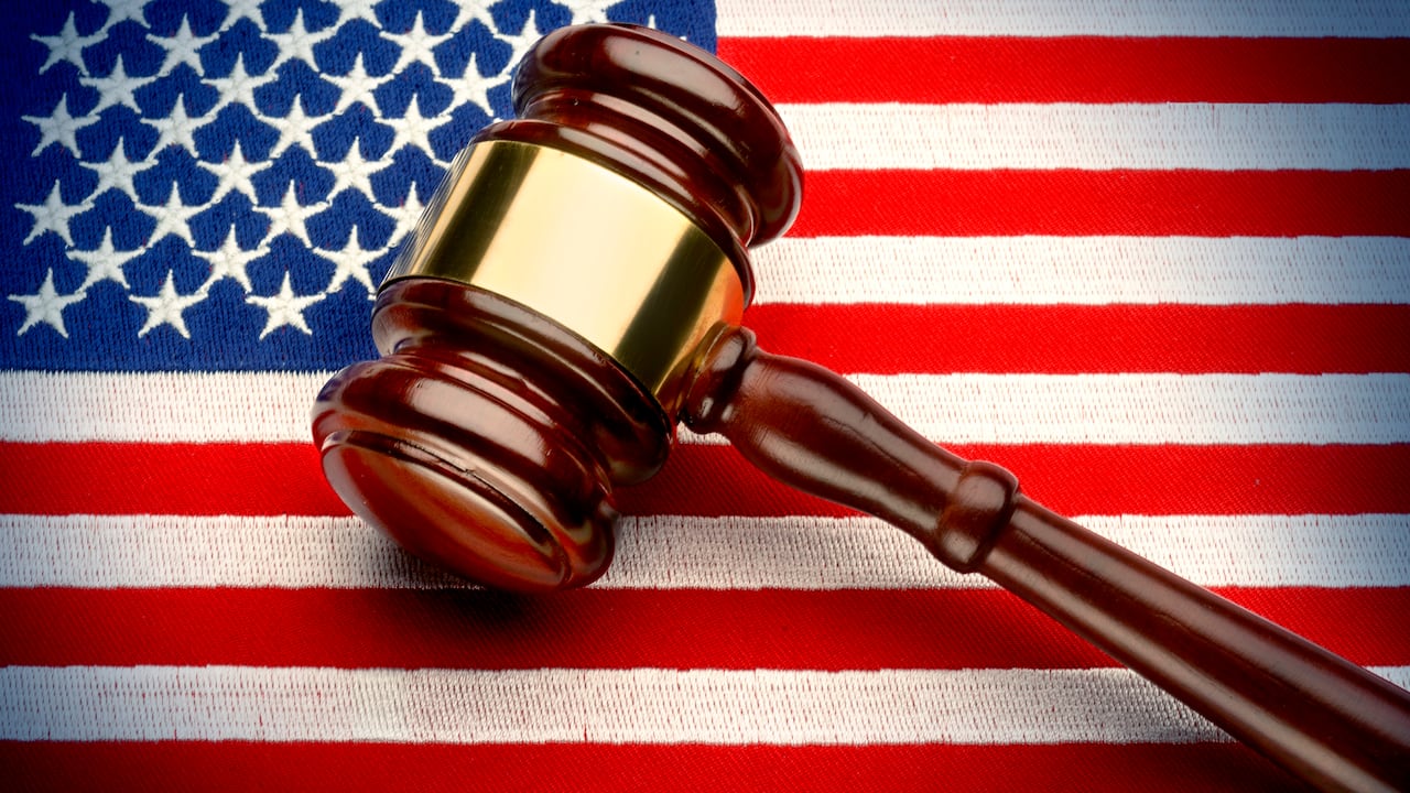 ¿Cómo es el proceso legal de desnaturalización en Estados Unidos?