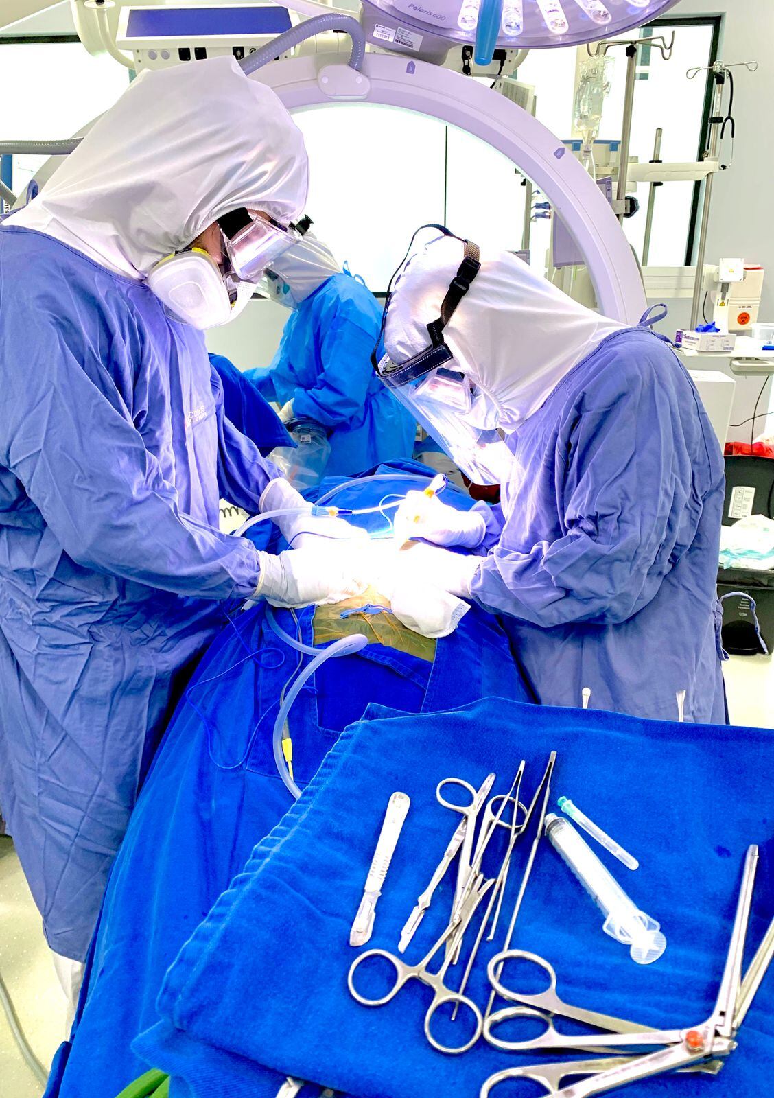 ¡Qué lástima! El mejor neurocirujano joven del mundo se va de Colombia; estas son sus razones