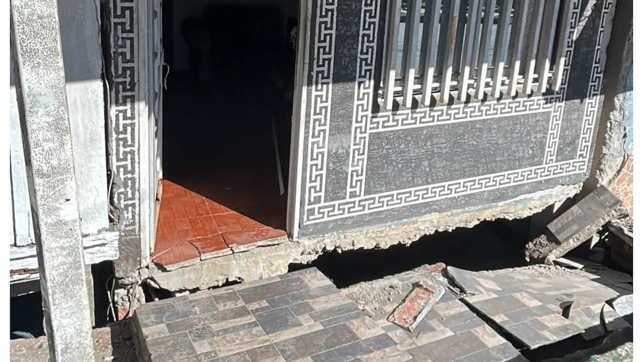 Casa averiada en San José del Palmar, epicentro del terremoto del lunes 10 de agosto.