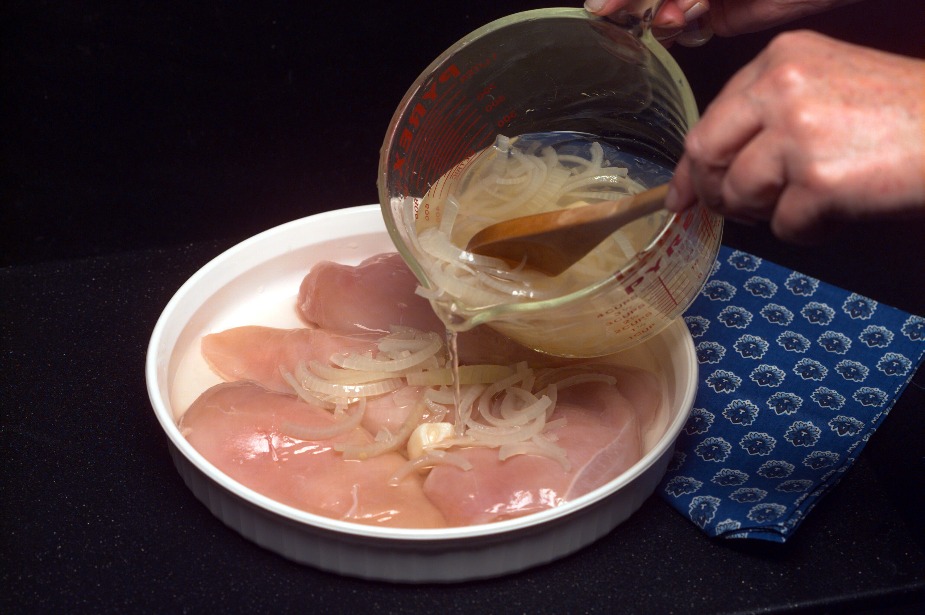 Marinar es un paso esencial que le dará mucho más sabor a las comidas.