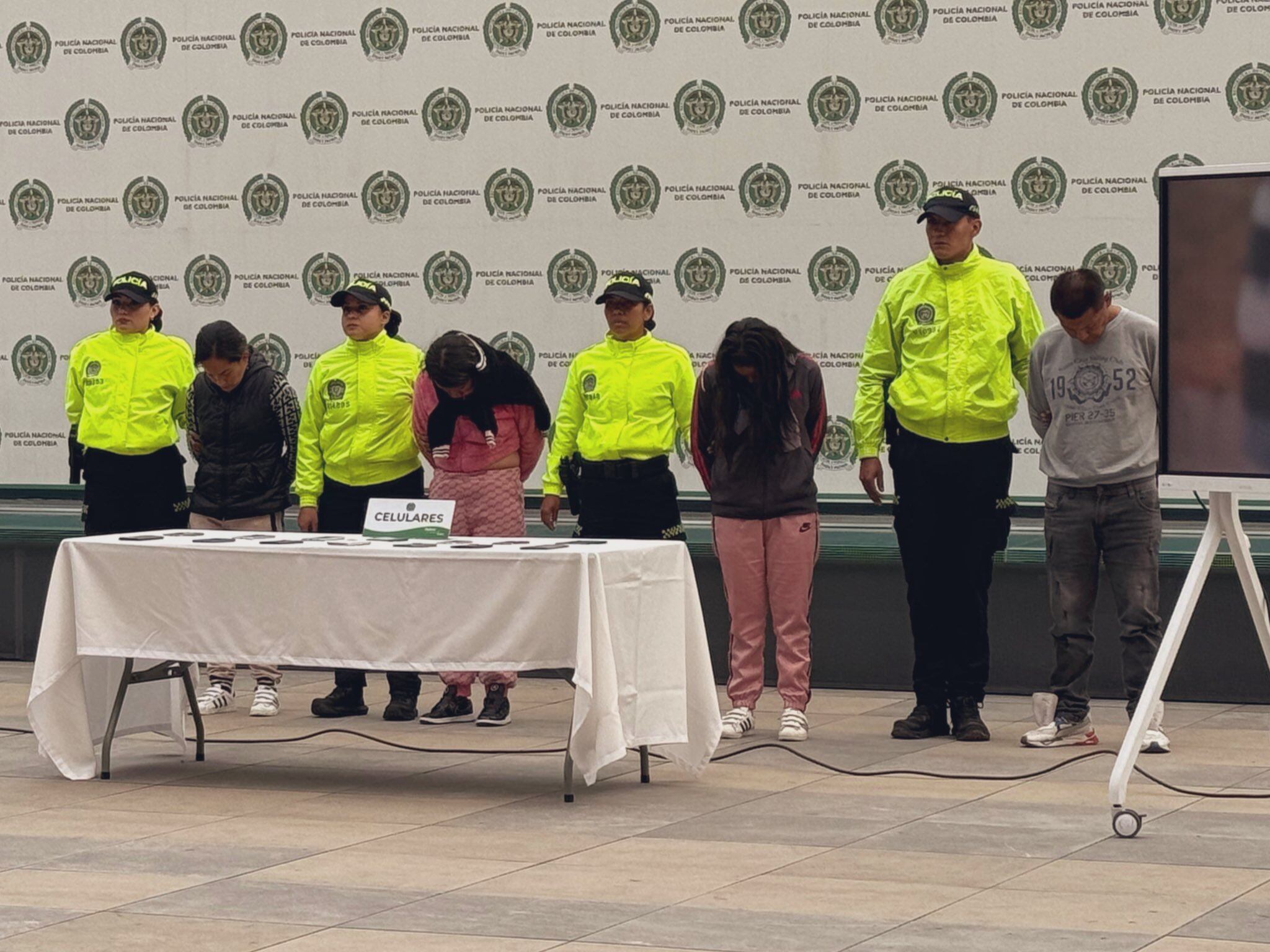 Estos cuatro delincuentes integraban la banda delincuencial Los Latinos dedicada al hurto de celulares en Bogotá.