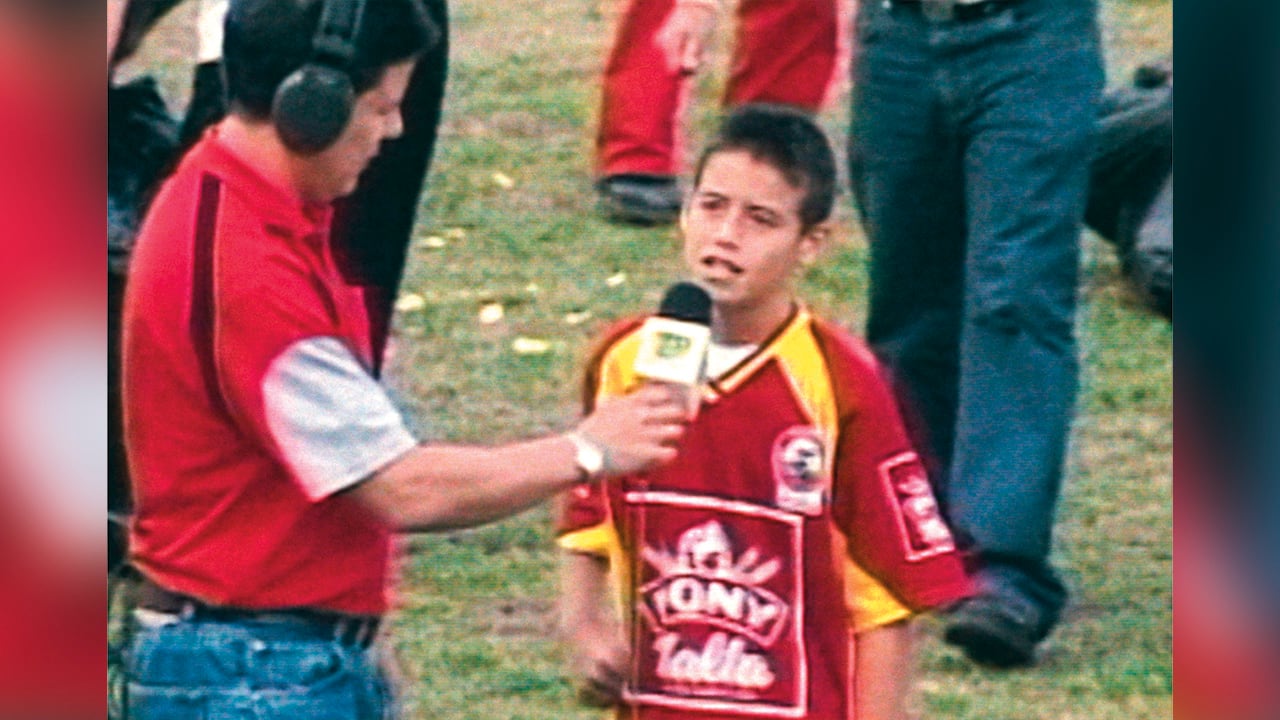 James debutó profesionalmente en la primera división colombiana a los 14 años, en mayo de 2006.
