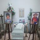 El cuerpo del pequeño Maximiliano Tabares está siendo velado por sus familiares y allegados.