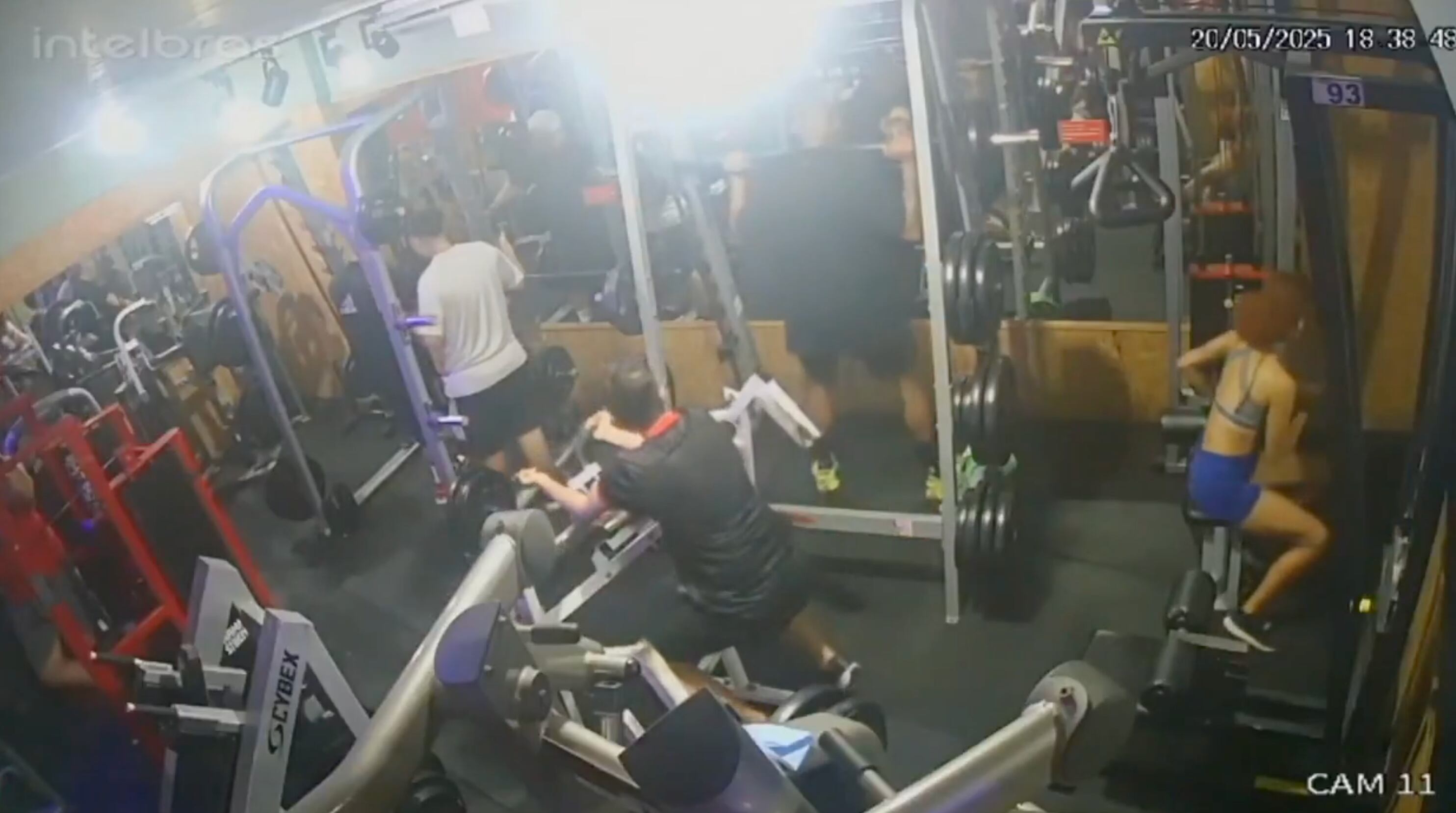 La mujer se desplomó sorpresivamente en el establecimiento