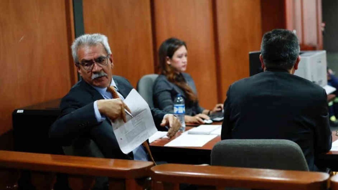 De acuerdo con el juzgador, de las pruebas presentadas por la Fiscalía “es posible concluir razonablemente que Vargas Bautista puede intentar obstruir a la justicia”.