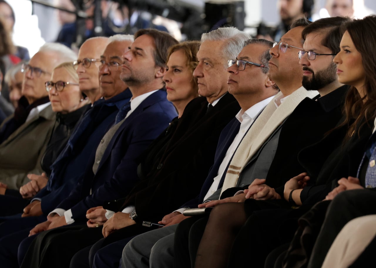 El Presidente de Uruguay Luis Lacalle Pou, el Presidente de México Andrés Manuel López Obrador, el Presidente de Colombia Gustavo Petro y el Presidente de Bolivia Luis Arce acompañan al Presidente de Chile Gabriel Boric durante un evento oficial con dignatarios internacionales para conmemorar el 50 aniversario del golpe militar de 1973 el 11 de septiembre de 2023 en Santiago, Chile.