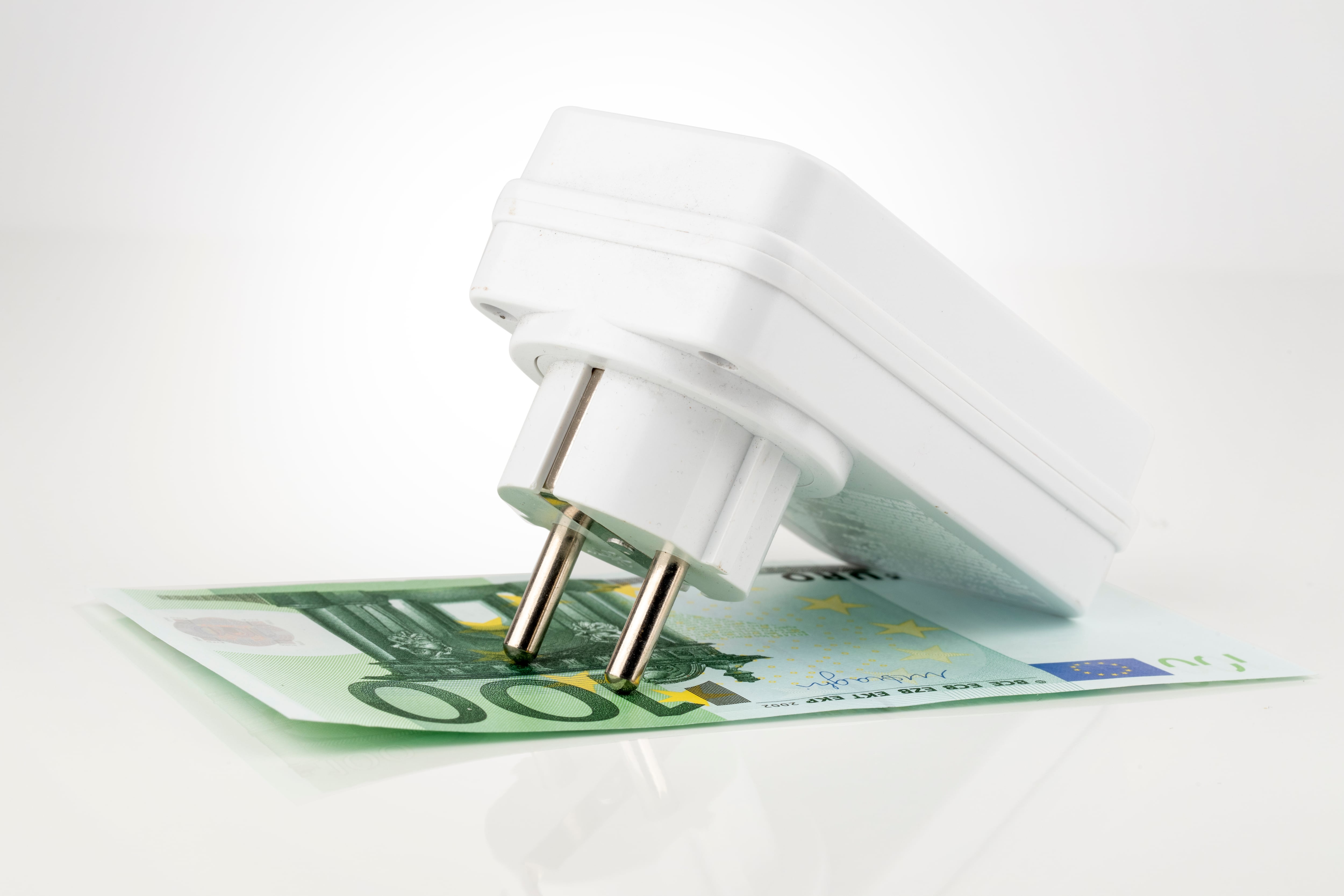 Los enchufes inteligentes, son una alternativa para ahorrar energía.