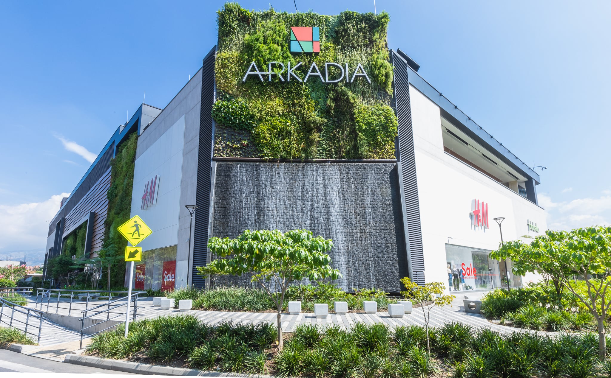 Dos centros comerciales que marcan la ruta de la innovación y la sostenibilidad en Bogotá y Medellín