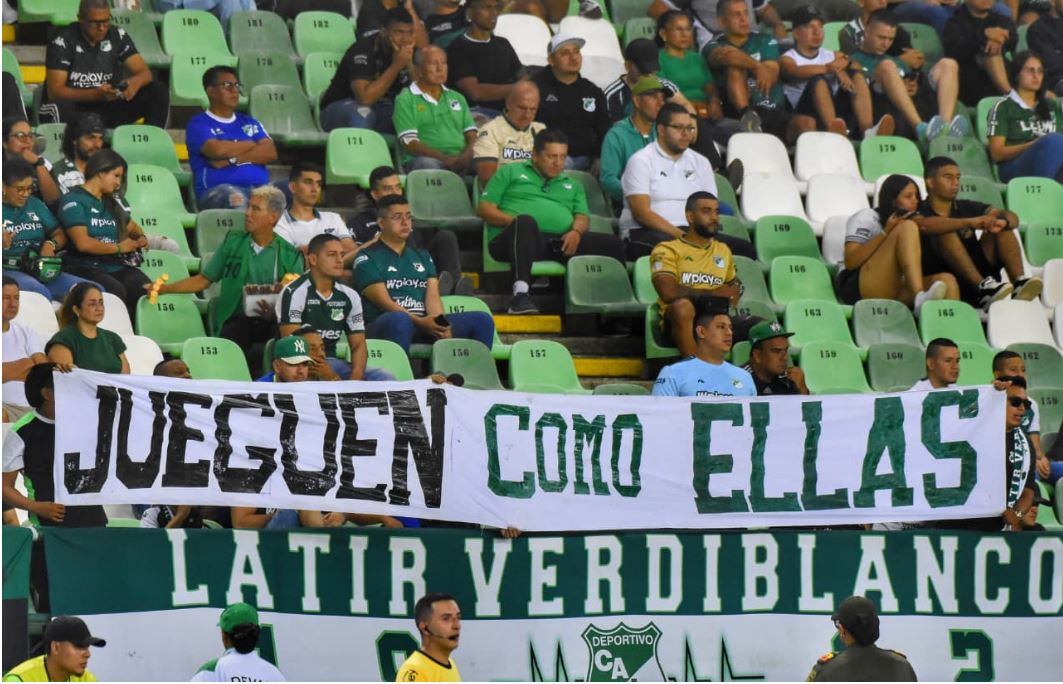 Los hinchas en Palmaseca reclamaron por el bajo nivel de los jugadores del Deportivo Cali.