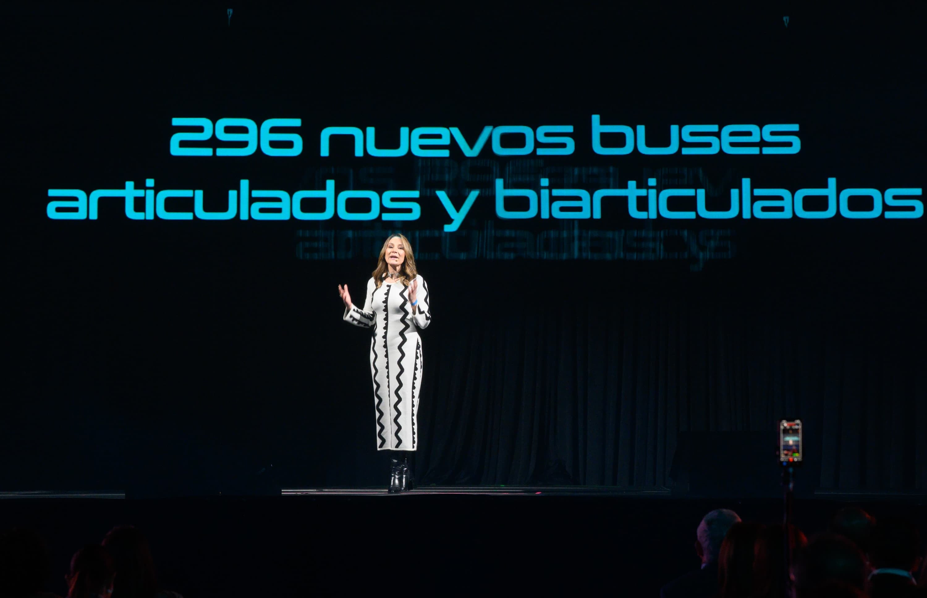 Alcaldía presentó los nuevos TransMilenios de la ciudad