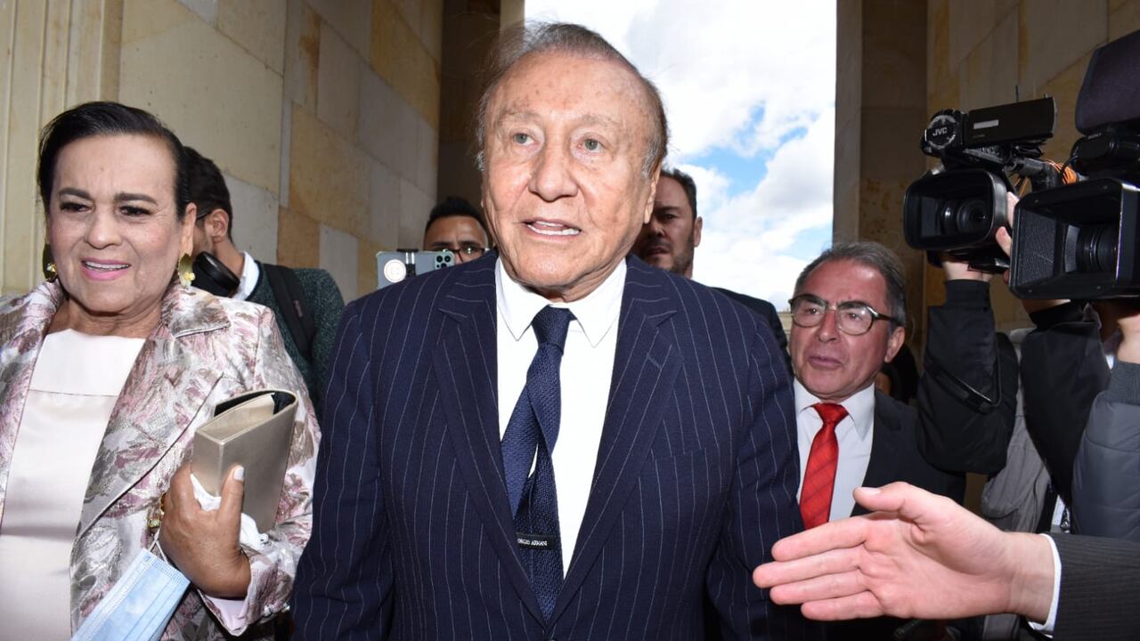 Rodolfo Hernández renunciará al Senado de la República.