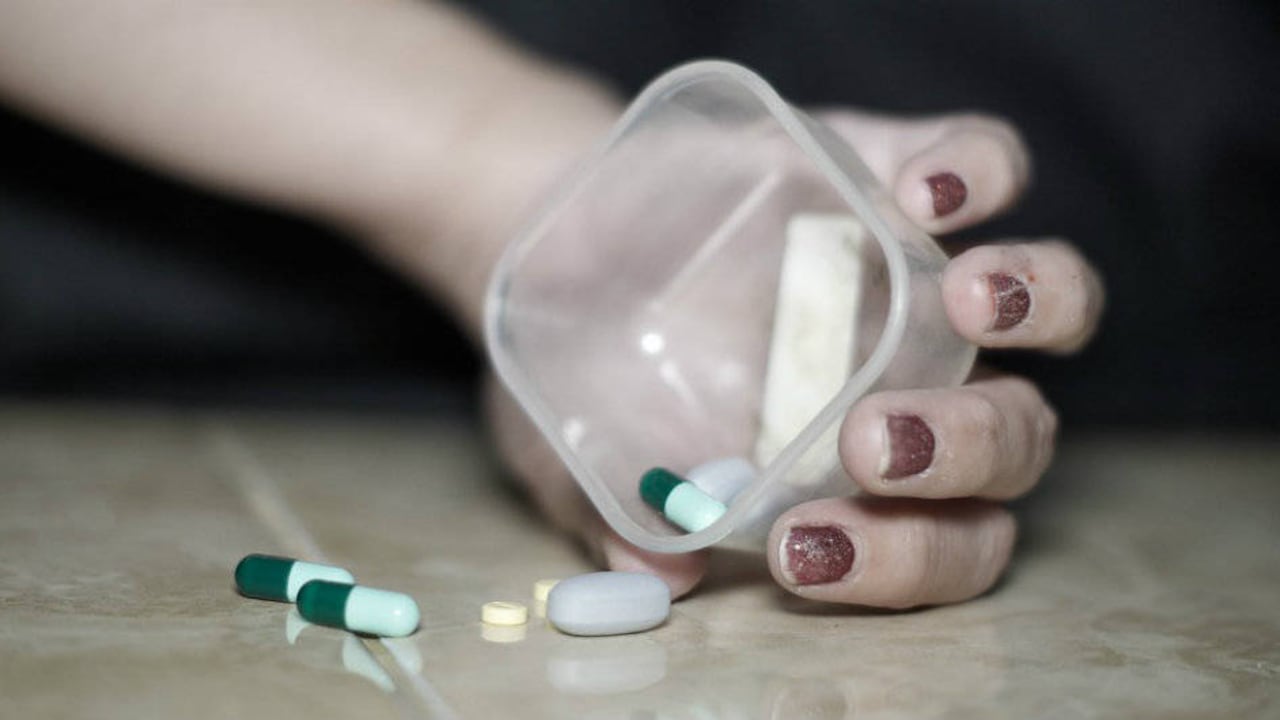 Lo óptimo es crear una barrera de contención desde el hogar y desde los colegios y universidades, a tiempo, antes del primer intento.