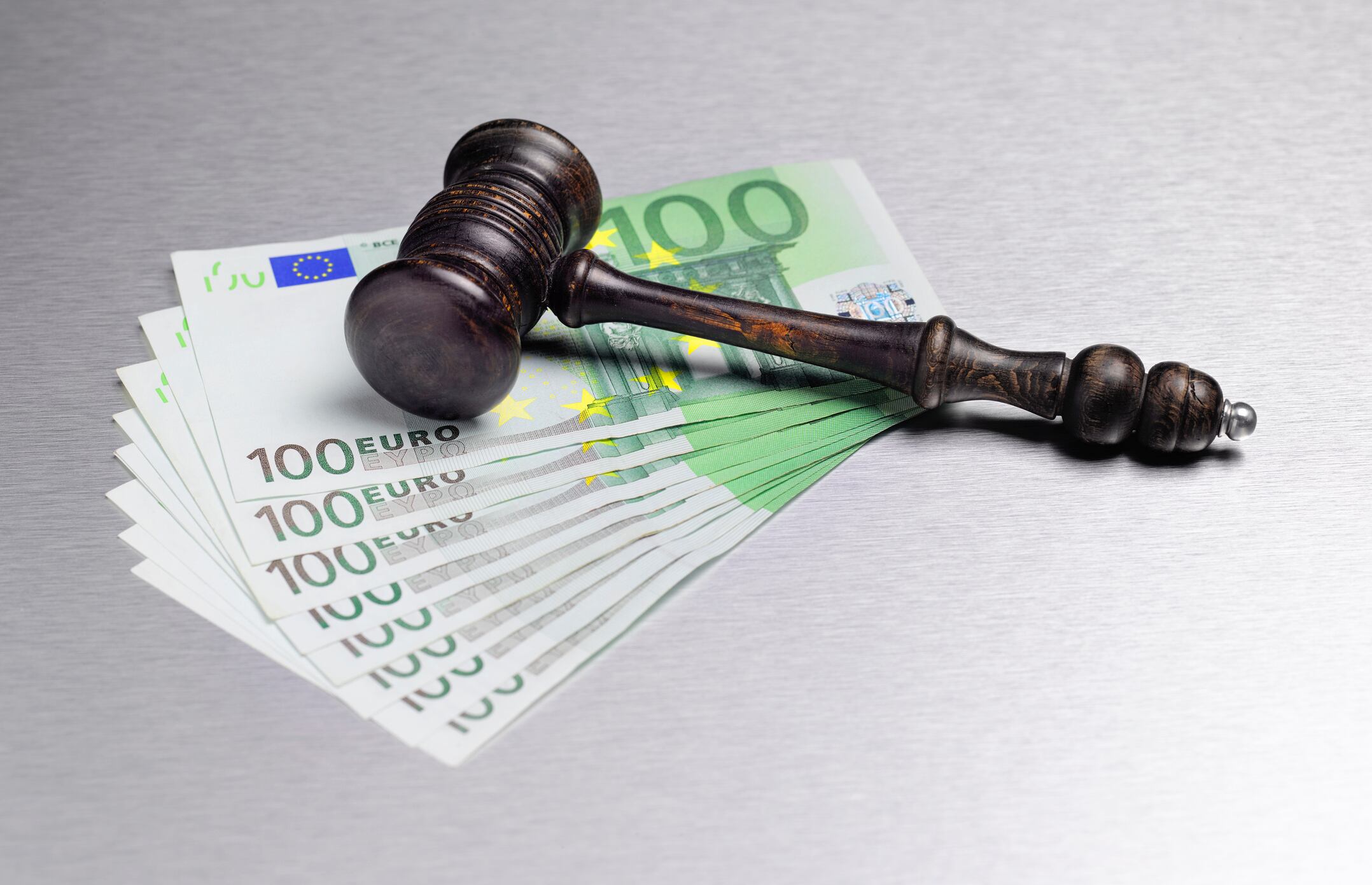 Las empresas que incumplan con la disminución de horas laborales o que cambien el salario podrían tener consecuencias legales.