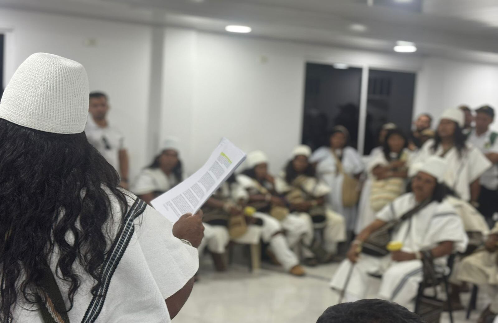 Los líderes del pueblo Arhuaco se han declarado en asamblea permanente y exigen la presencia del Ministro del Interior, Juan Fernando Cristo.