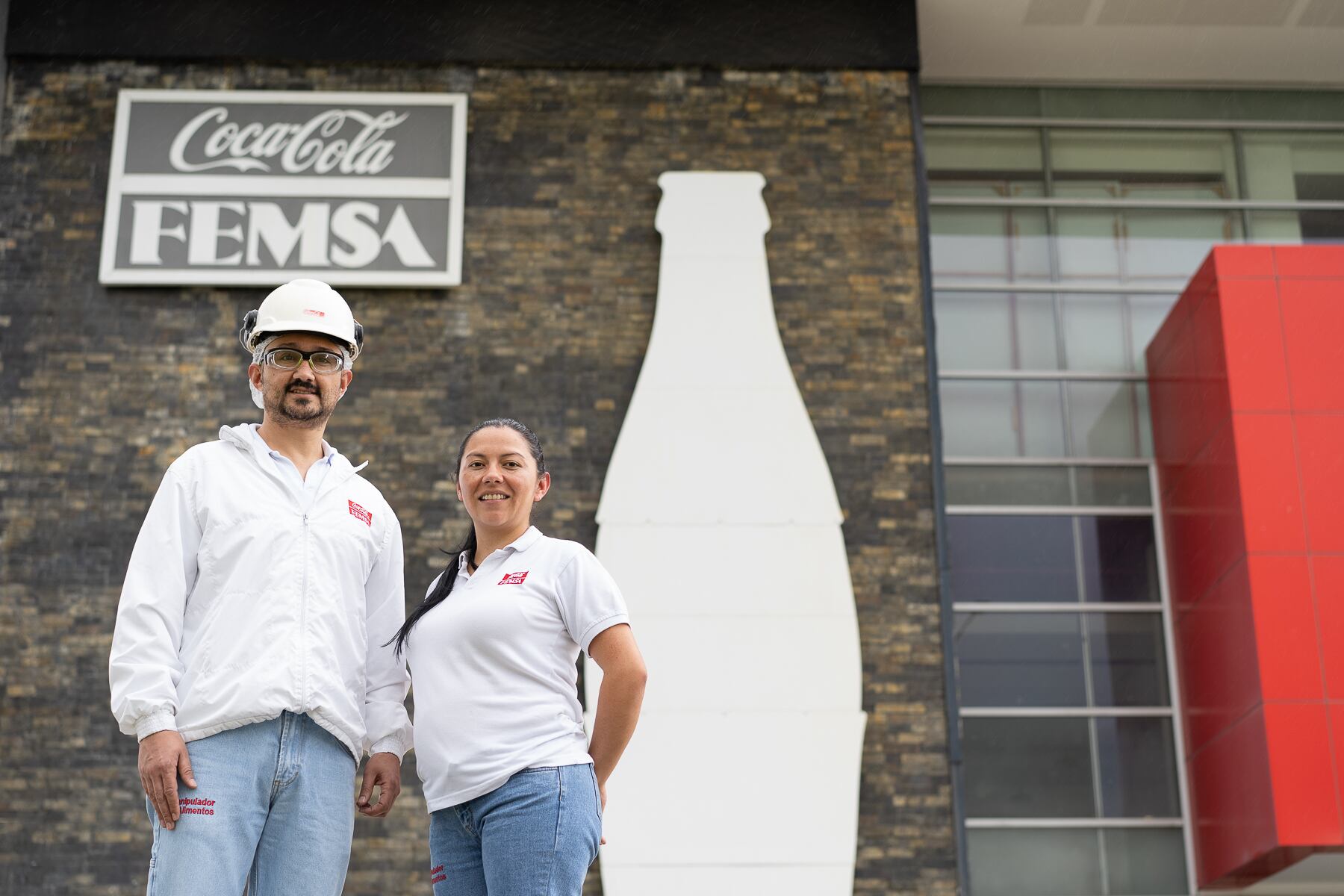 "El 98 por ciento de sus envases son ciento por ciento reciclables y ya integran, en promedio, 40 por ciento de resina reciclada en la producción de todas sus presentaciones de PET.