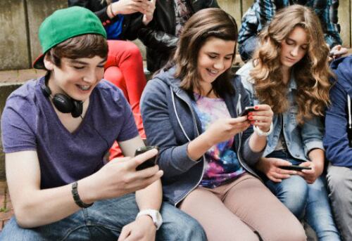 Facebook es la cuarta red social más utilizada por jóvenes en Estados Unidos