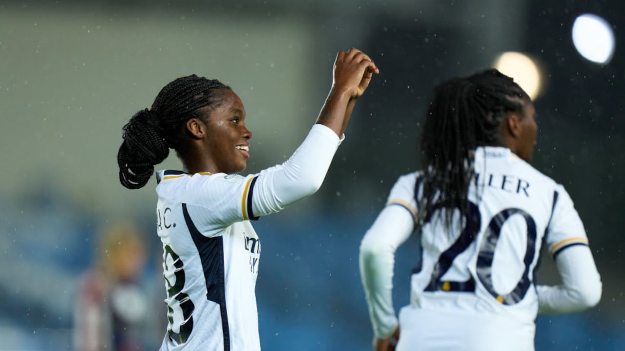 Linda Caicedo anota con el Real Madrid.