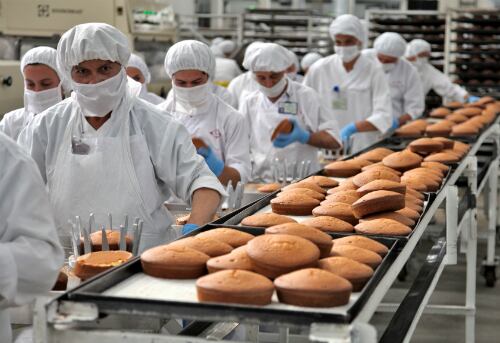 El ponqué ramo fue el primer producto que sacó Rafael Molano a la venta