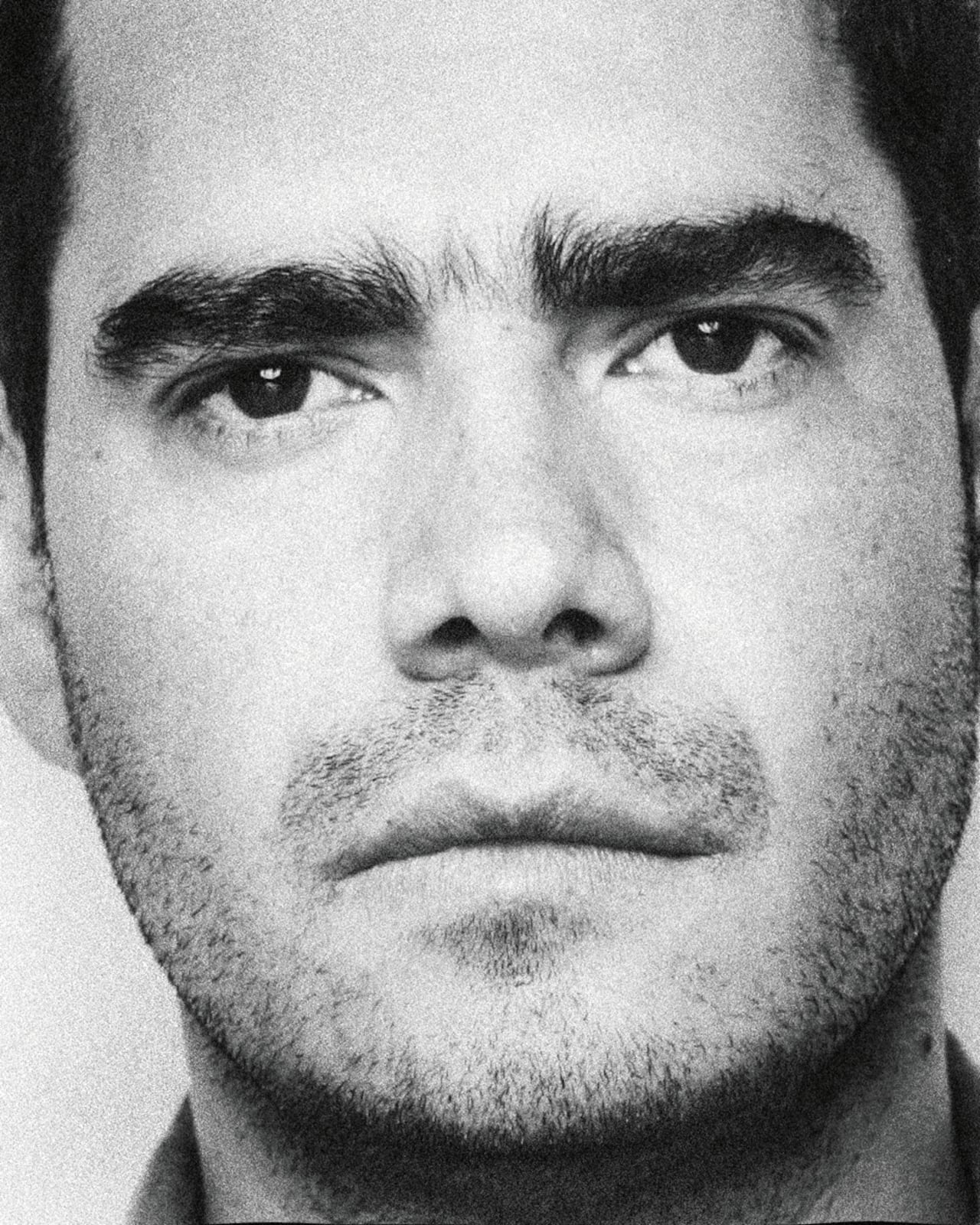 Reconocido por sus retratos de celebridades y su trabajo en proyectos artísticos que exploran temas como la religión, el cuerpo humano y la cultura colombiana