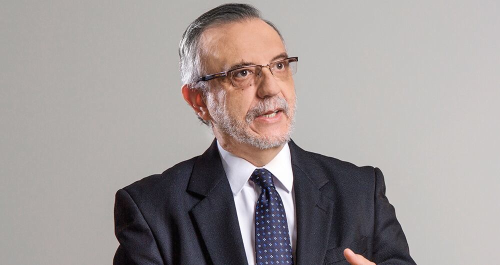 ¿Con las manos atadas?_2