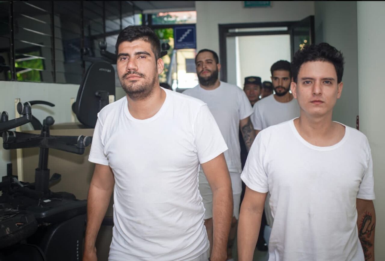 Colombianos. Foto: Twitter. Fiscalía General El Salvador @fgr_sv